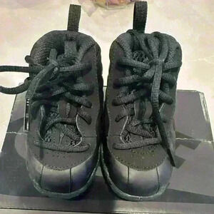 Kids Nike Little posited one